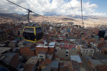 La Paz's Yellow Line. Photo credit: Doppelmayr
