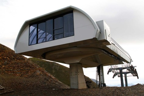 Shiny new Uni-G terminal that will never be used.  Photo credit: Sergio Macias on Panoramio.