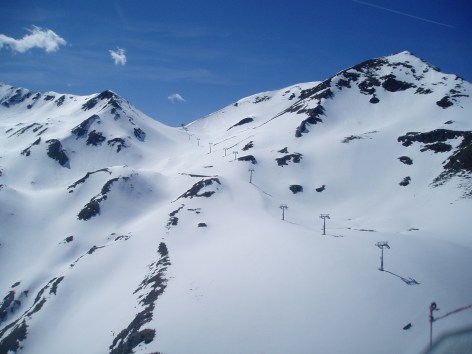 Abandoned towers for a Doppelmayr detachable quad at the Vall Fosca Mountain Resort in Spain.   Photo Credit:  Alfonso Pedrero Muñoz on Panoramio.