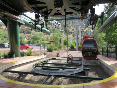 Notice the entire center loading platform and guides move hydraulically with the motor room above.