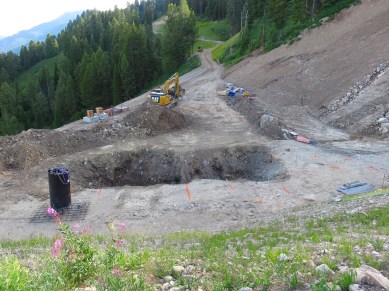 Bottom terminal is still just a hole.