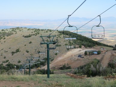 Looking down the Vista lift, still in Sun Valley green.