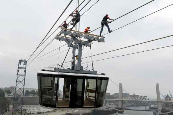 2048x1536-fit_premiere-cabine-telepherique-brest-installee