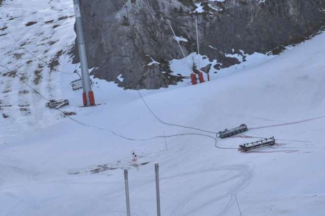 pyrenees-apres-l-incendie-de-la-gare-de-telesieges-la-station-de-la-pierre-privee-de-40-de-son-domaine